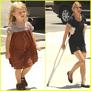 Gwyneth On Crutches = Can't Cover Face