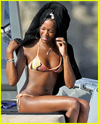 Naomi Campbell is Bikini-licious