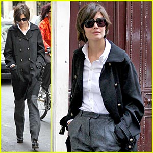 Katie Holmes Gives Fan Photos