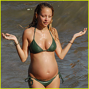 Nicole Richie's Pregnant Bikini Body