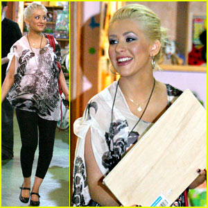 Christina Aguilera: More Baby Store Shopping!