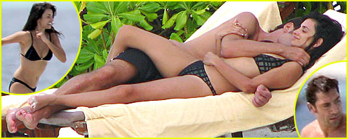 Penelope Cruz & Javier Bardem Make Out in Maldives