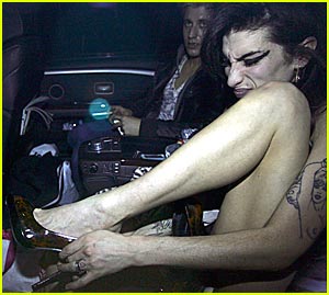 Amy Winehouse Adjusts Herself