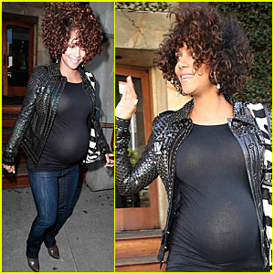 Halle Berry Sheer is Pregnant