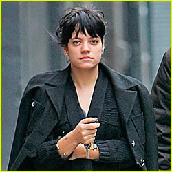 Lily Allen Suffers Miscarriage