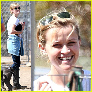 Reese Witherspoon Pigs Out