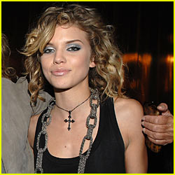 AnnaLynne McCord Joins 90210 Spin-off