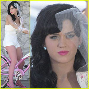 Katy Perry Kissed a Girl