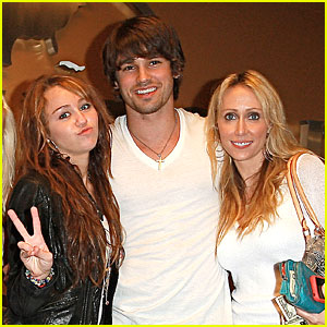 Miley Brings Boyfriend Out With Mom!