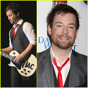 David Cook Does the Wright Thing
