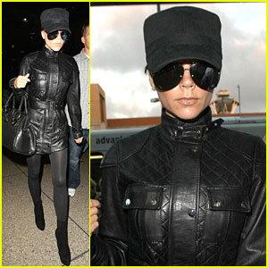 Victoria Beckham Is All Dressed In Black