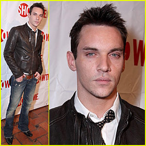 Jonathan Rhys Meyers is a Showtime Stopper