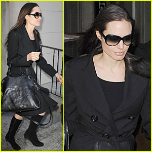 Angelina Jolie To Transform Into Mangelina