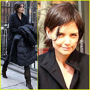 Katie Holmes: It's a Boot-iful Day!
