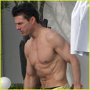 Tom Cruise Has Rippling Abs