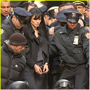 Angelina Jolie: Arrested!!!