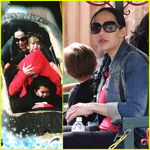 Nadya Suleman Is Nuts For Knotts Berry Farm