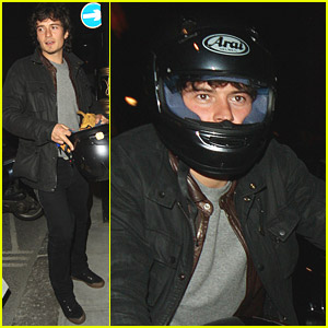 Orlando Bloom is a Motorcycle Mummy