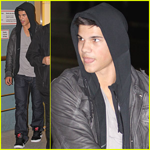 Taylor Lautner Looks Vivacious In Vancouver