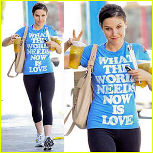 Sophia Bush: The World Needs Love!