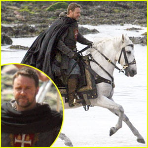 Russell Crowe Rides Onto 'Robin Hood' Set