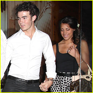 Kevin Jonas: Engagement Party With Danielle Deleasa!