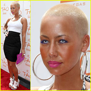 Amber Rose: Colored Contact Lenses!