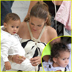 Jennifer Lopez: Twins Take Nice!