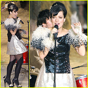 Lily Allen Sings At Chanel Fashion Show