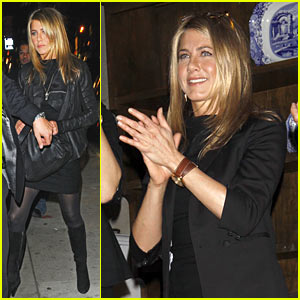 Jennifer Aniston: Here To Stay, Sings At 24-Hour Play