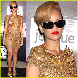 Rihanna Glitters in Gold