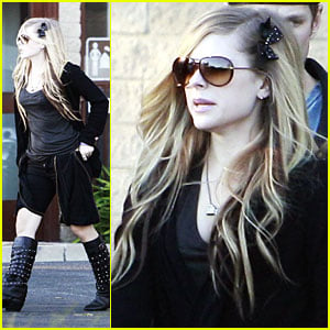 Avril Lavigne: Zip It, Zip It Good!