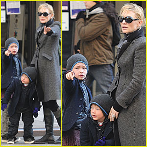 Cate Blanchett and Her Boys Grab A Cab