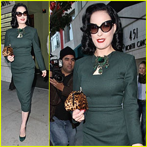 Dita Von Teese Makes It In The Nick Of Time