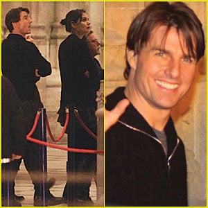 Tom Cruise & Katie Holmes Check Out Seville Cathedral