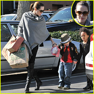 Angelina Jolie: Whole Foods Grocery Shopping!