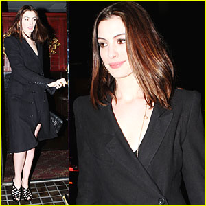 Anne Hathaway: Hasty Pudding Proud