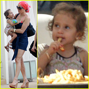 Jennifer Lopez: Fun in the Sun with Emme and Max!