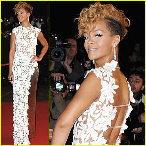 Rihanna is NRJ Awards Amazing
