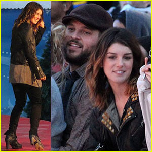 Shenae Grimes: How The Grinch Stole Christmas!