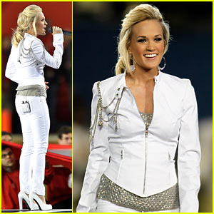 Carrie Underwood Sings Super Bowl's National Anthem