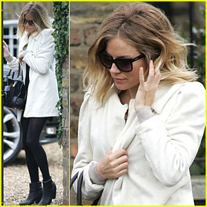 Sienna Miller Leaves Jude Law's Place in London