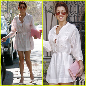 Kate Walsh Shows Off Her 'Private Side'