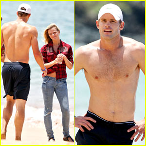 Shirtless Andy Roddick: Beach with Brooklyn!