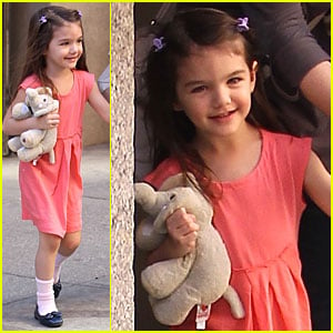 Suri Cruise is Pretty in Pink