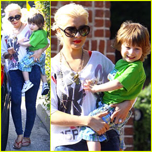 Christina Aguilera: Brentwood with Baby Bratman