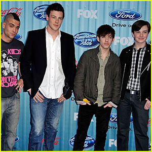 Cory Monteith & Glee Guys Co-Hosting Teen Choice Awards!