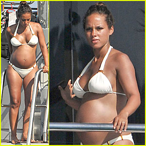 Alicia Keys: Bikini Baby Bump!