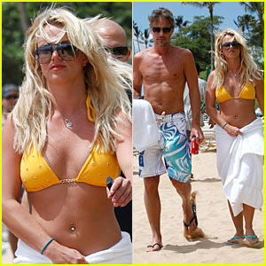 Britney Spears: Hawaiian Bikini Time with Jason Trawick!