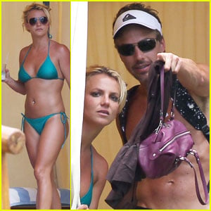 Britney Spears & Jason Trawick: Poolside Peek-a-Boo